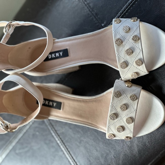 Leather upper. - Picture 1 of 5